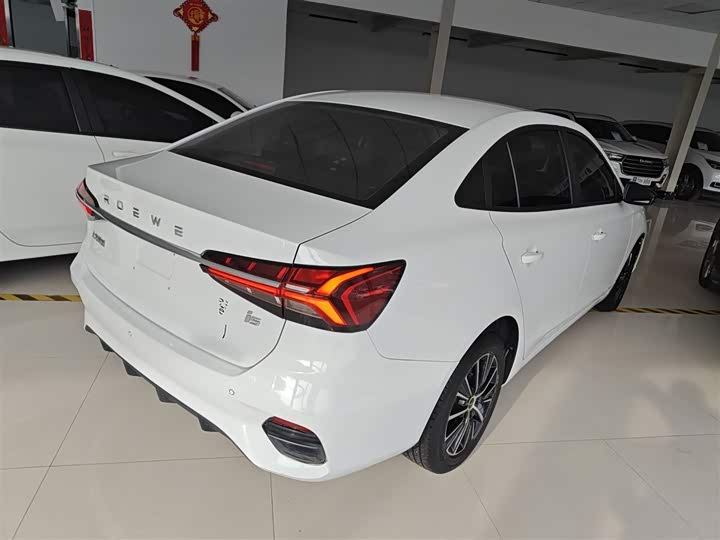 Фото 7 - Roewe i5