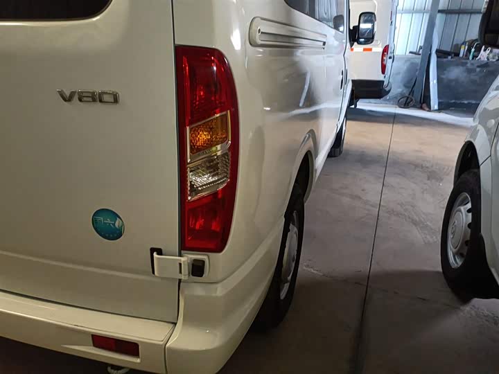 Фото 8 - Maxus V80