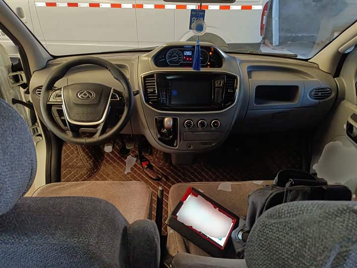 Фото 9 - Maxus V80