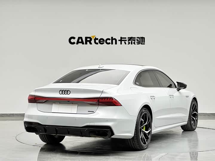 Фото 6 - Audi A7L