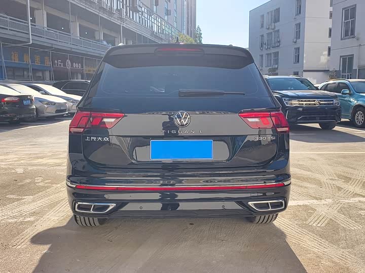 Фото 3 - Volkswagen Tiguan L Pro