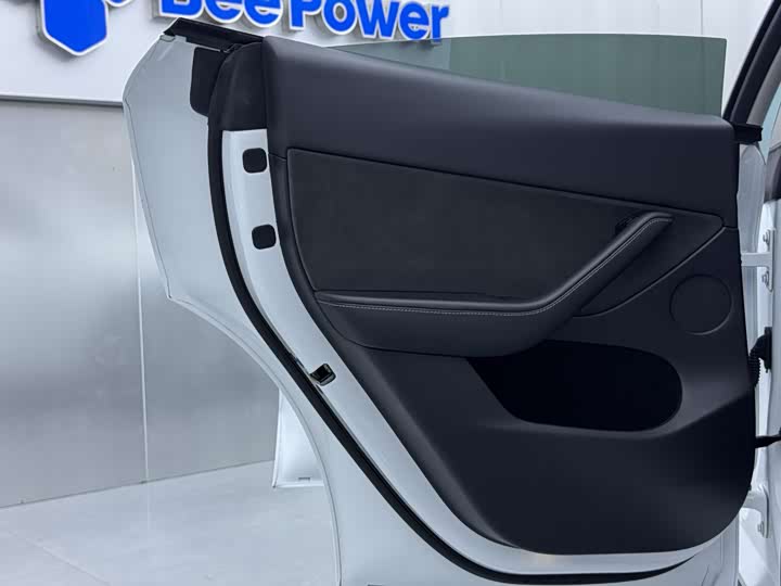 Фото 9 - Tesla Model Y