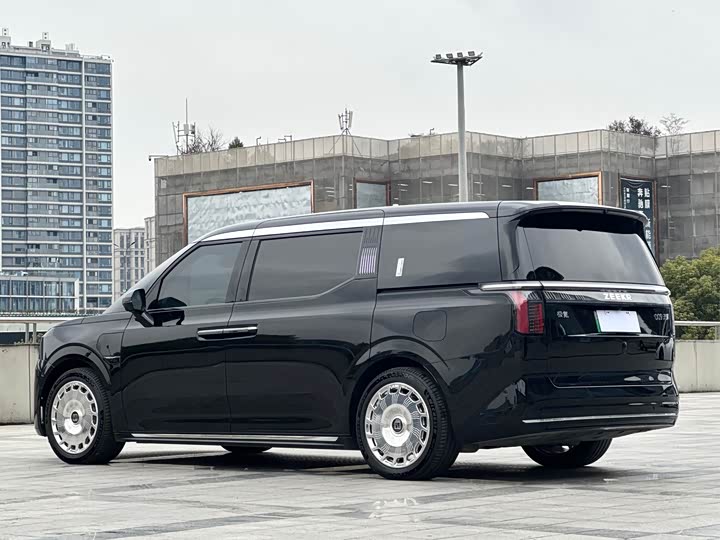 Фото 4 - Zeekr 009