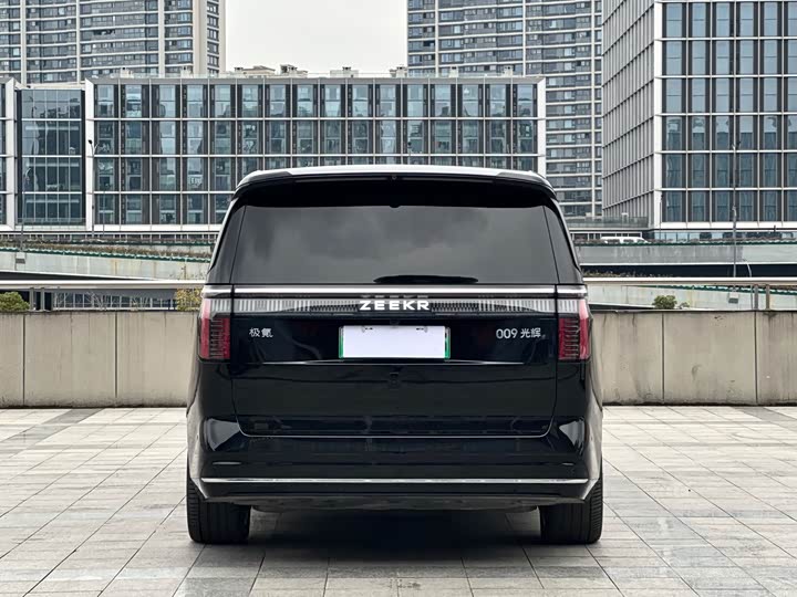 Фото 5 - Zeekr 009