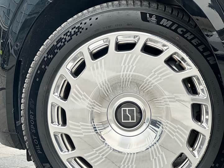 Фото 8 - Zeekr 009