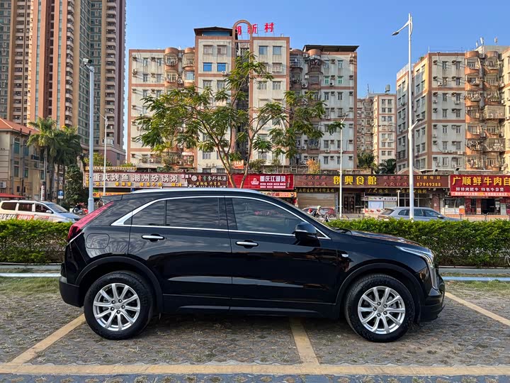Фото 7 - Cadillac XT4