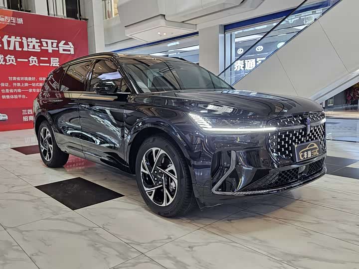 Фото 3 - Lincoln Nautilus