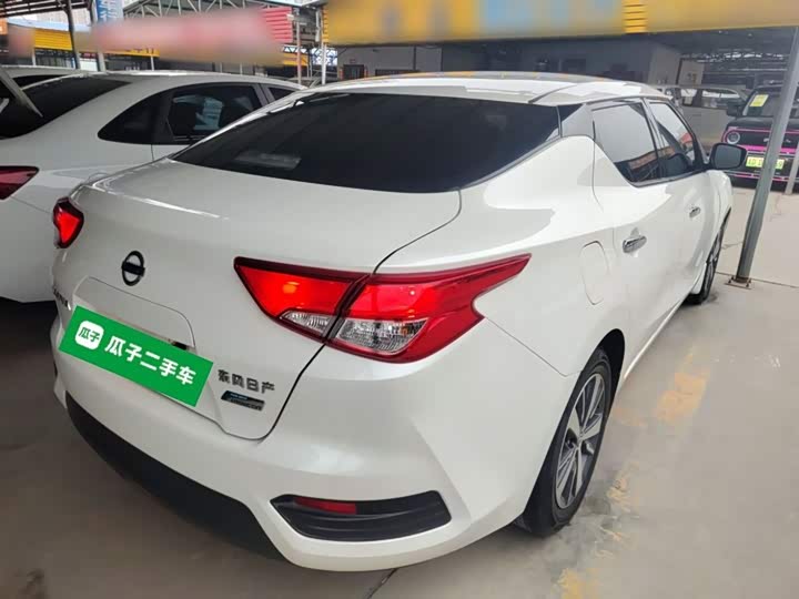 Фото 7 - Nissan Lannia