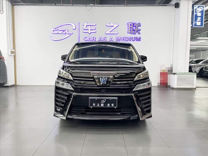 Фото 2 - Toyota Vellfire