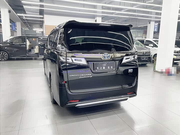 Фото 4 - Toyota Vellfire