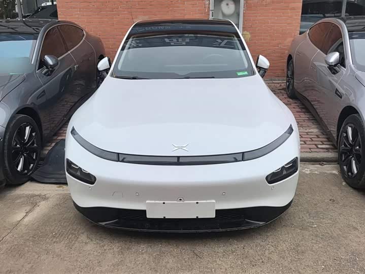 Фото 2 - XPeng P7