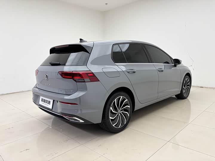 Фото 4 - Volkswagen Golf