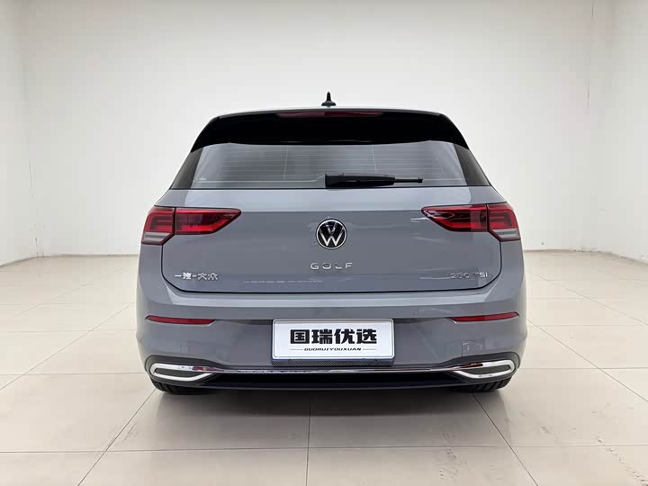 Фото 5 - Volkswagen Golf