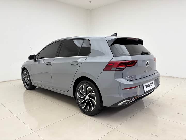 Фото 6 - Volkswagen Golf