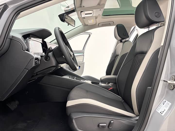 Фото 7 - Volkswagen Golf