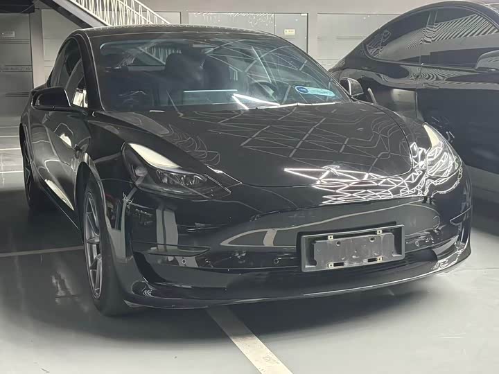 Фото 3 - Tesla Model 3