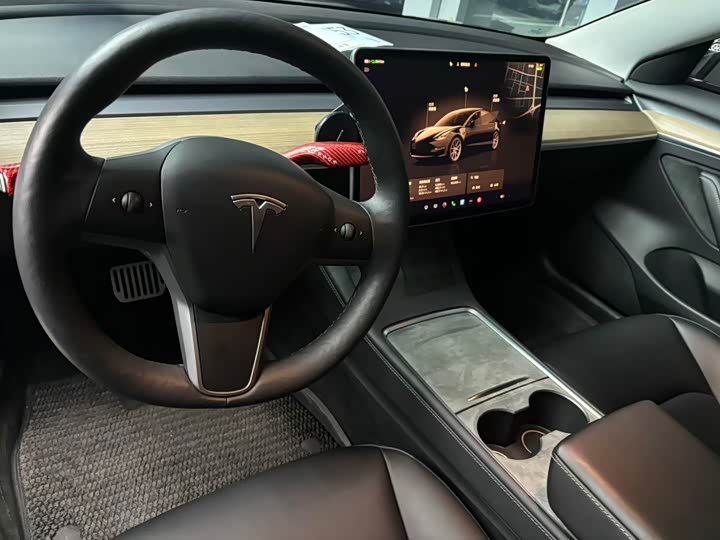 Фото 8 - Tesla Model 3