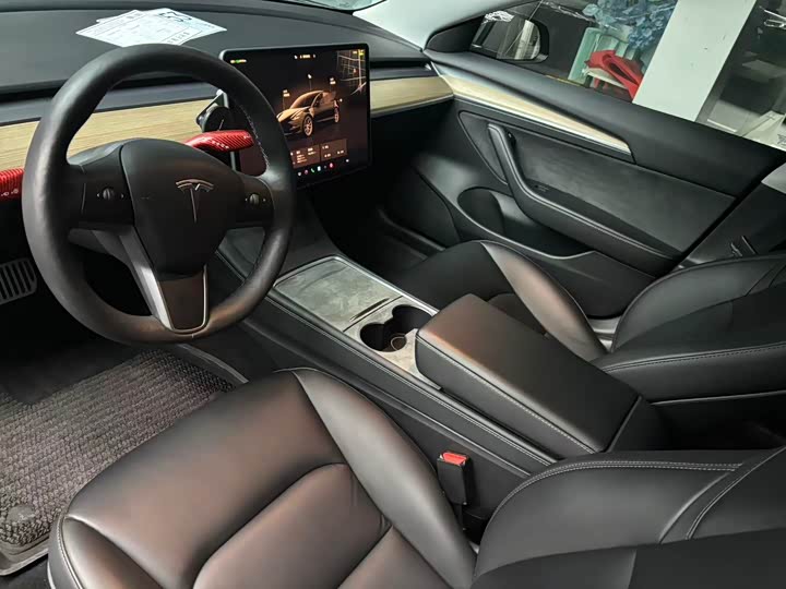 Фото 9 - Tesla Model 3