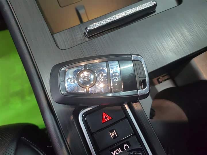 Фото 9 - Lincoln Corsair