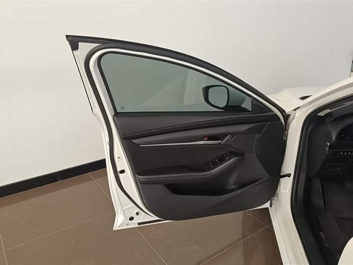 Фото 7 - Mazda 3 (Axela)