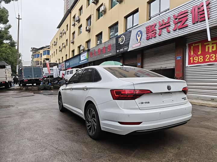 Фото 4 - Volkswagen Sagitar L