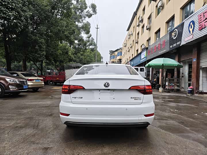 Фото 6 - Volkswagen Sagitar L