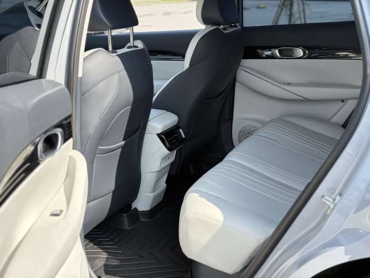 Фото 4 - Geely Galaxy E5