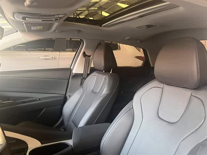 Фото 5 - Hyundai Elantra N line