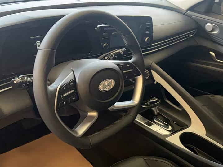 Фото 7 - Hyundai Elantra N line