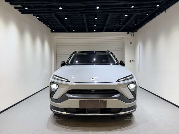 Фото 2 - Nio ES6