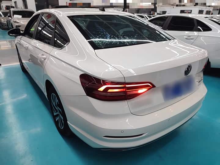 Фото 5 - Volkswagen Lavida