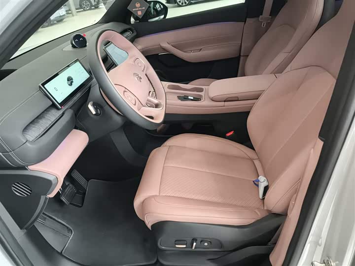 Фото 7 - Nio EC6