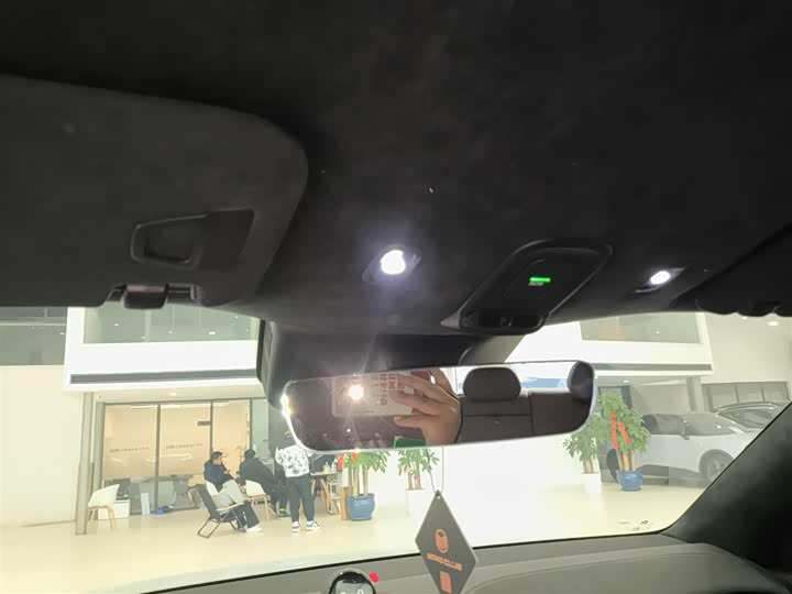 Фото 8 - Nio EC6