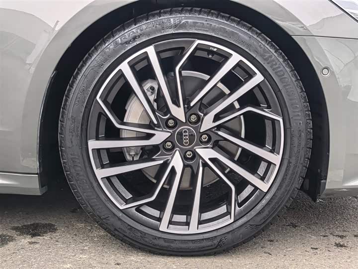 Фото 7 - Audi A7