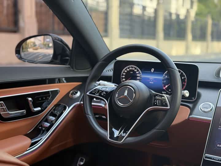 Фото 7 - Mercedes-Benz S-Class