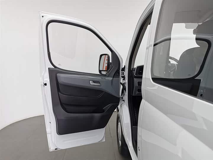 Фото 8 - Maxus V80