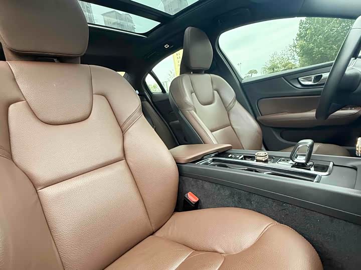 Фото 5 - Volvo S60