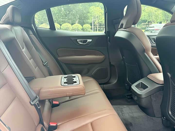 Фото 6 - Volvo S60