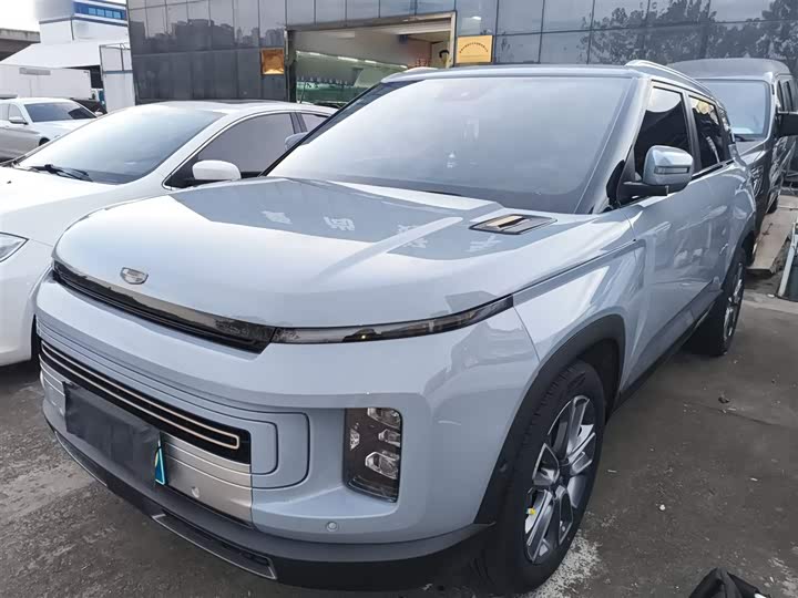 Фото 2 - Geely Icon