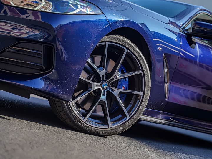 Фото 5 - BMW 8 Series