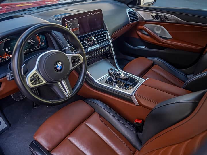 Фото 9 - BMW 8 Series