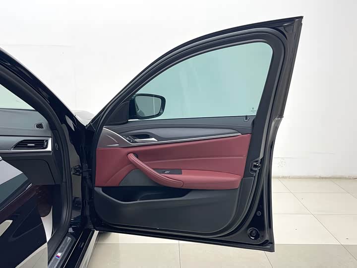 Фото 6 - BMW 5 Series