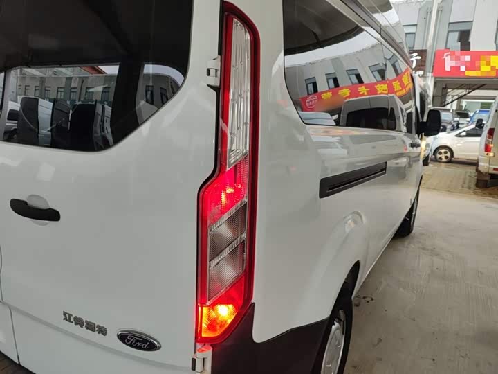 Фото 8 - Ford Transit