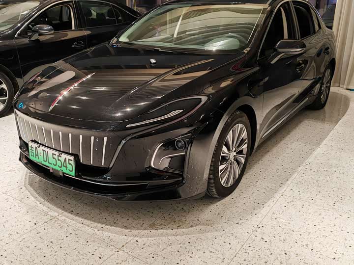 Фото 1 - Hongqi E-QM5