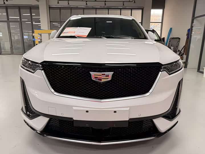 Фото 2 - Cadillac XT6