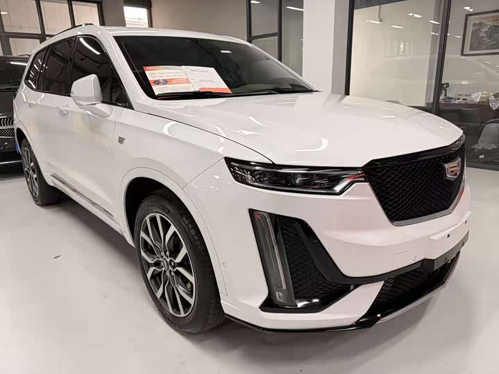 Фото 3 - Cadillac XT6