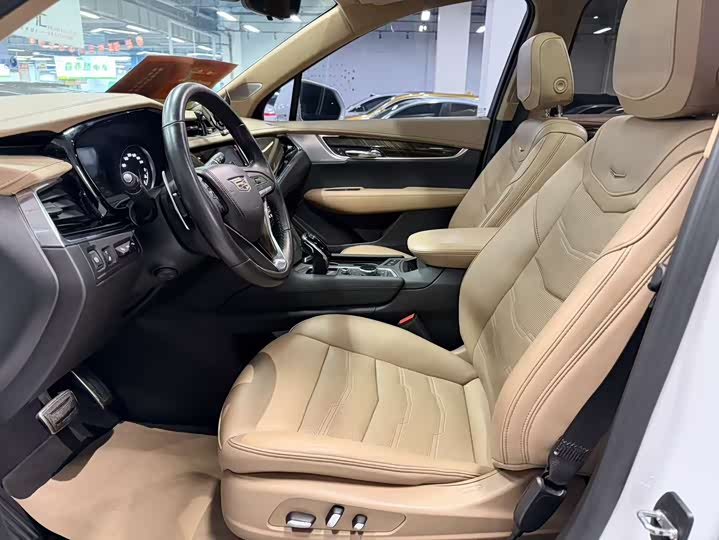 Фото 4 - Cadillac XT6