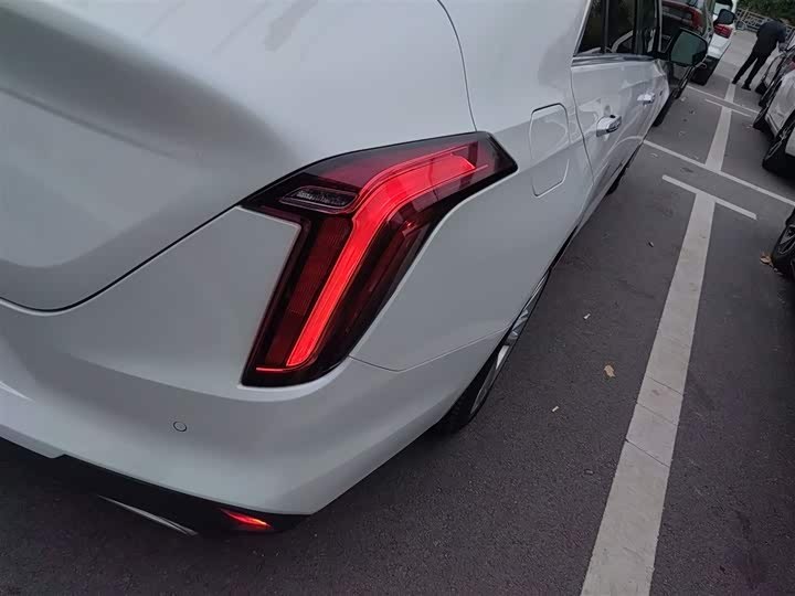 Фото 8 - Cadillac CT4