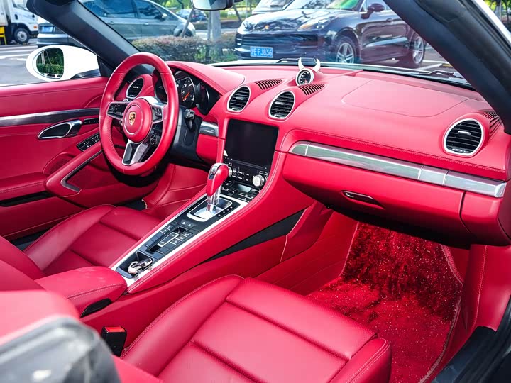 Фото 4 - Porsche 718