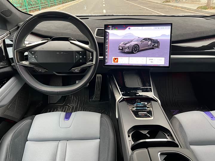 Фото 9 - HiPhi Z